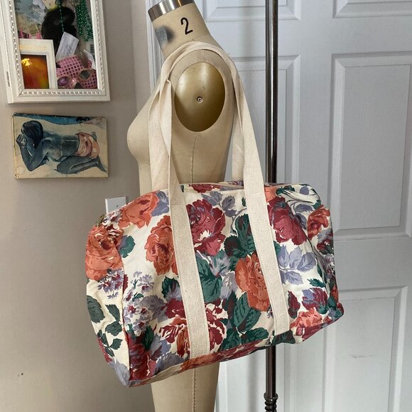 Vintage Handbags - VINTAGE 1980s Canvas Cotton Hyper Floral Large Overnighter Duffel Bag tote